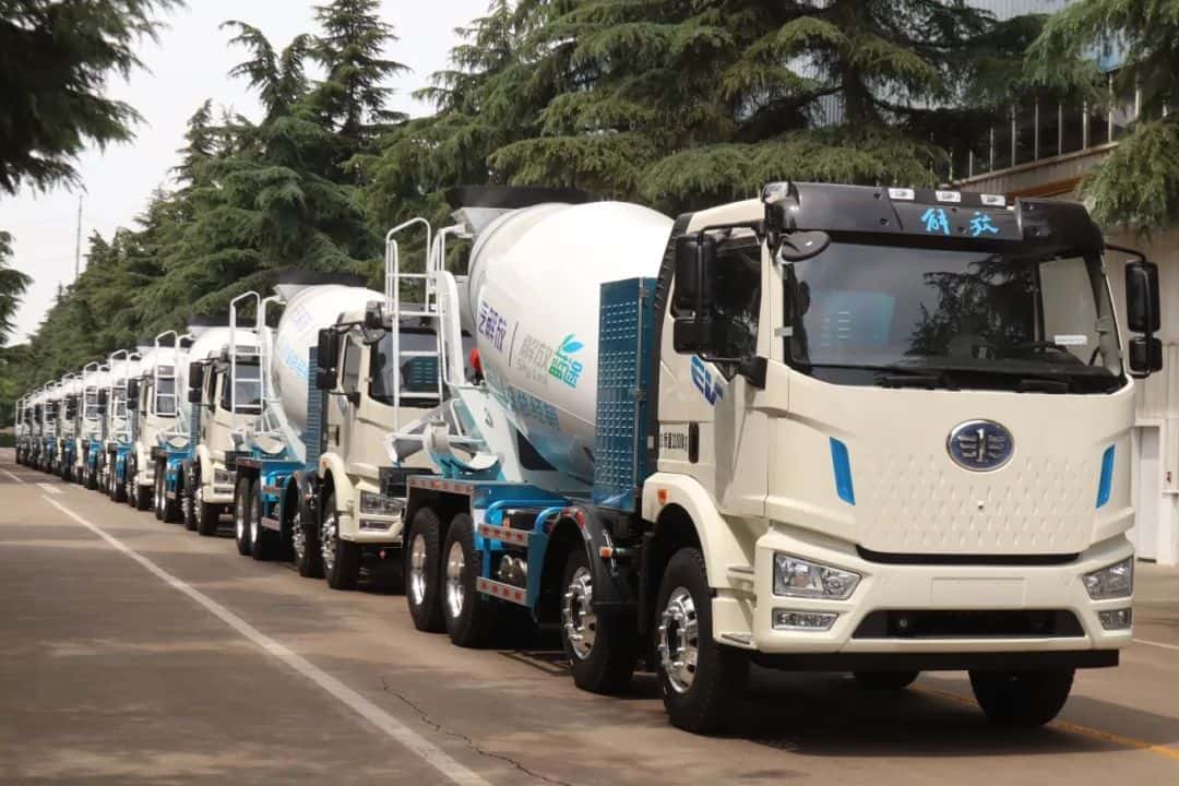 中集車輛新能源攪拌車，硬核助力西南地區(qū)重點工程建設(shè)