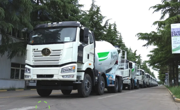 【發(fā)車(chē)新聞】看！TA們列隊(duì)成行，趕上春夏交接的“末班車(chē)”！